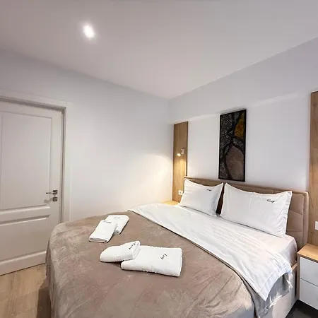 Luxury Brand New With In 3*