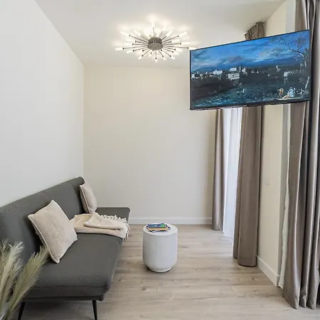 Apartment Cozy Luxury Brand New With In 3*