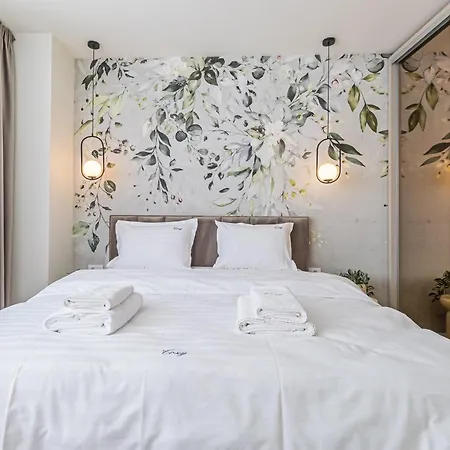 Cozy Luxury Brand New With In 3*