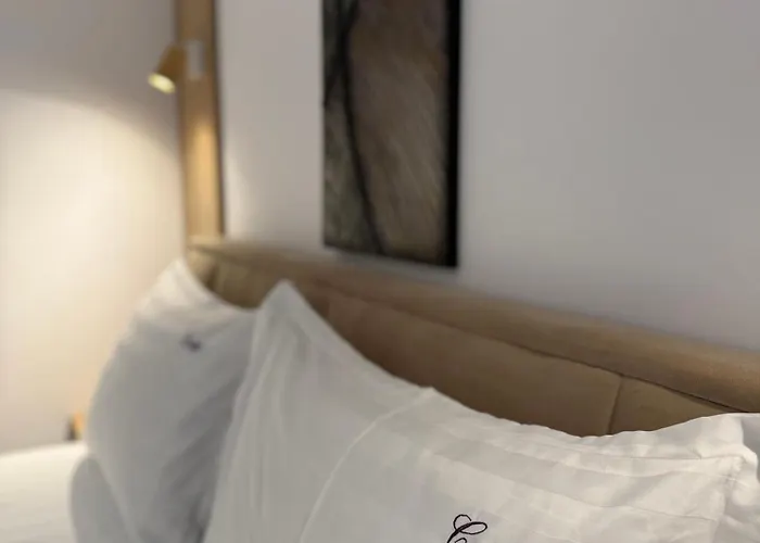 아파트 Luxury Brand New With In 3*