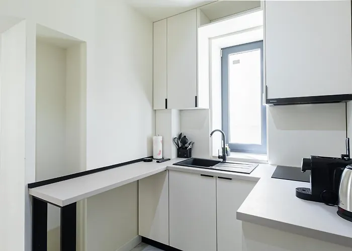 Luxury Brand New With In 아파트 3*