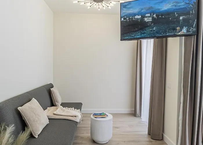 Apartment Luxury Brand New With In 3*